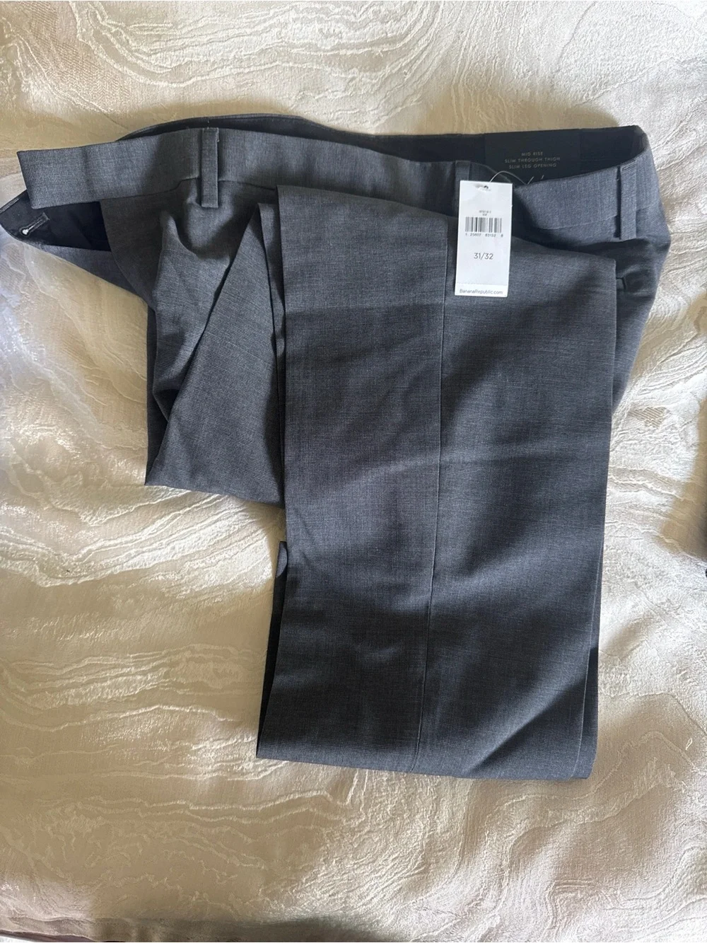 Banana Republic Men's Mid-Rise Slim Dress Pants in Charcoal
